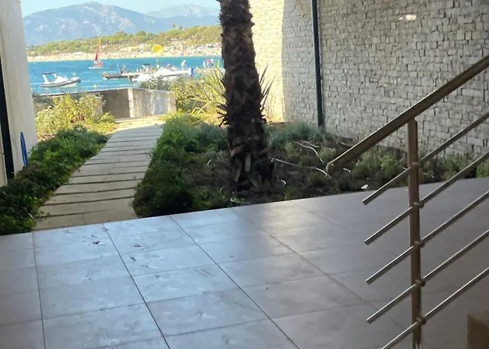 Le Galatee -t2 Luxe Les Pieds Dans L'eau - Porticcio (Corsica)